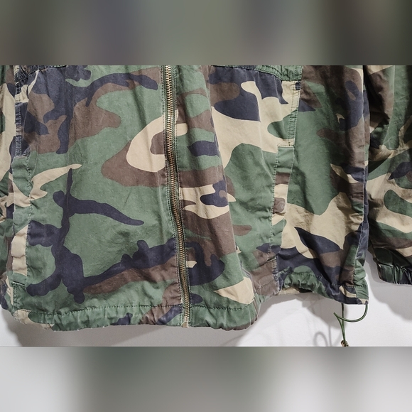 Forever 21 Women's Green Camo Utility Hooded Jacket, Full Zip, Pockets, Size 1X - Picture 3 of 9